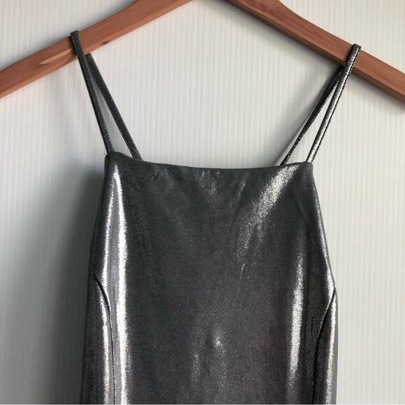 🆕 About Us silver Darlah dress NWT cross cross tie back low back ruffle hem - Picture 4 of 13